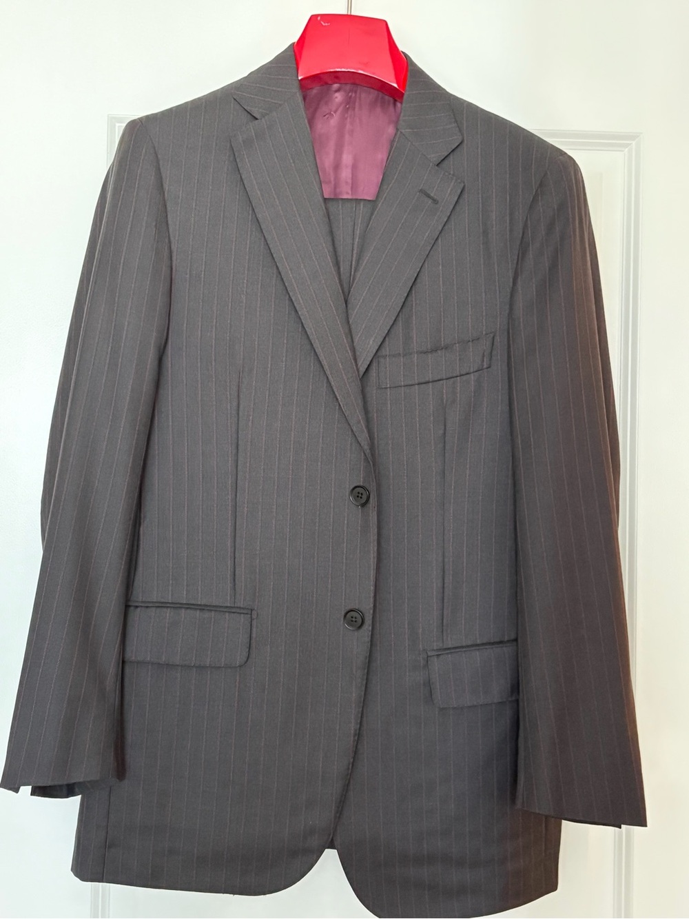 ISAIA Napoli Charcoal Pinstripe Suit 40R / IT 50 —
Italian Wool 2 piece